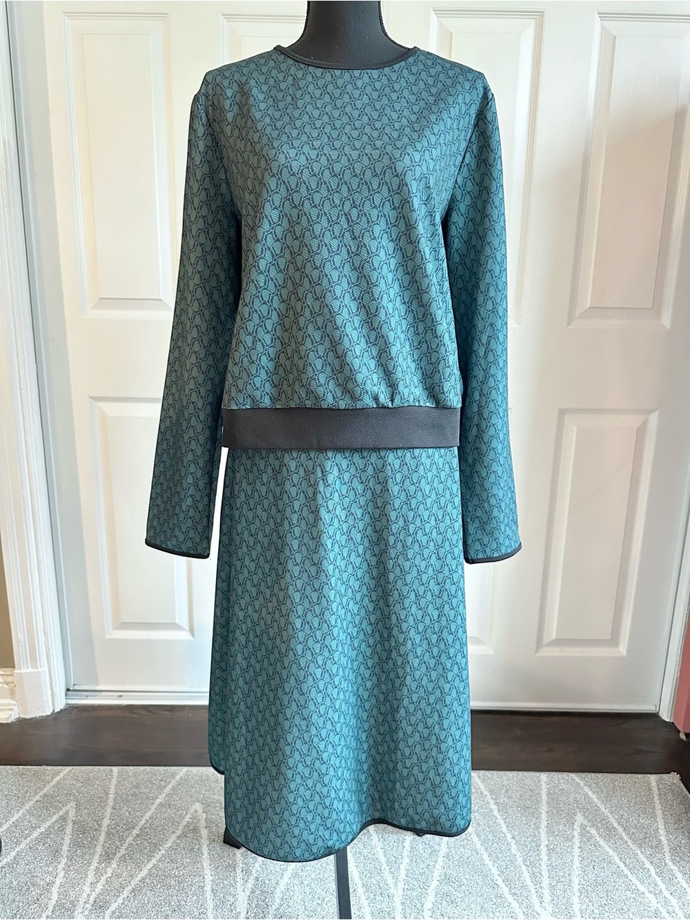 SHEIN Teal and Navy Stretch Long Sleeve Top and Midi Pull-on Skirt Set
